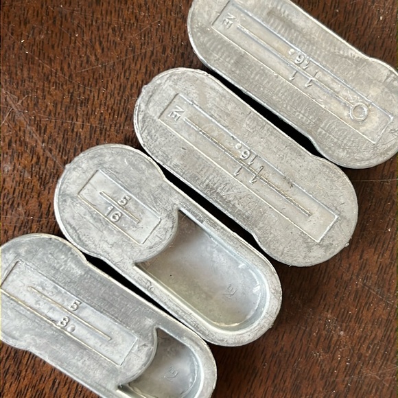 Singer Buttonholer Pink Vintage Oval clamshell case - Picture 12 of 12